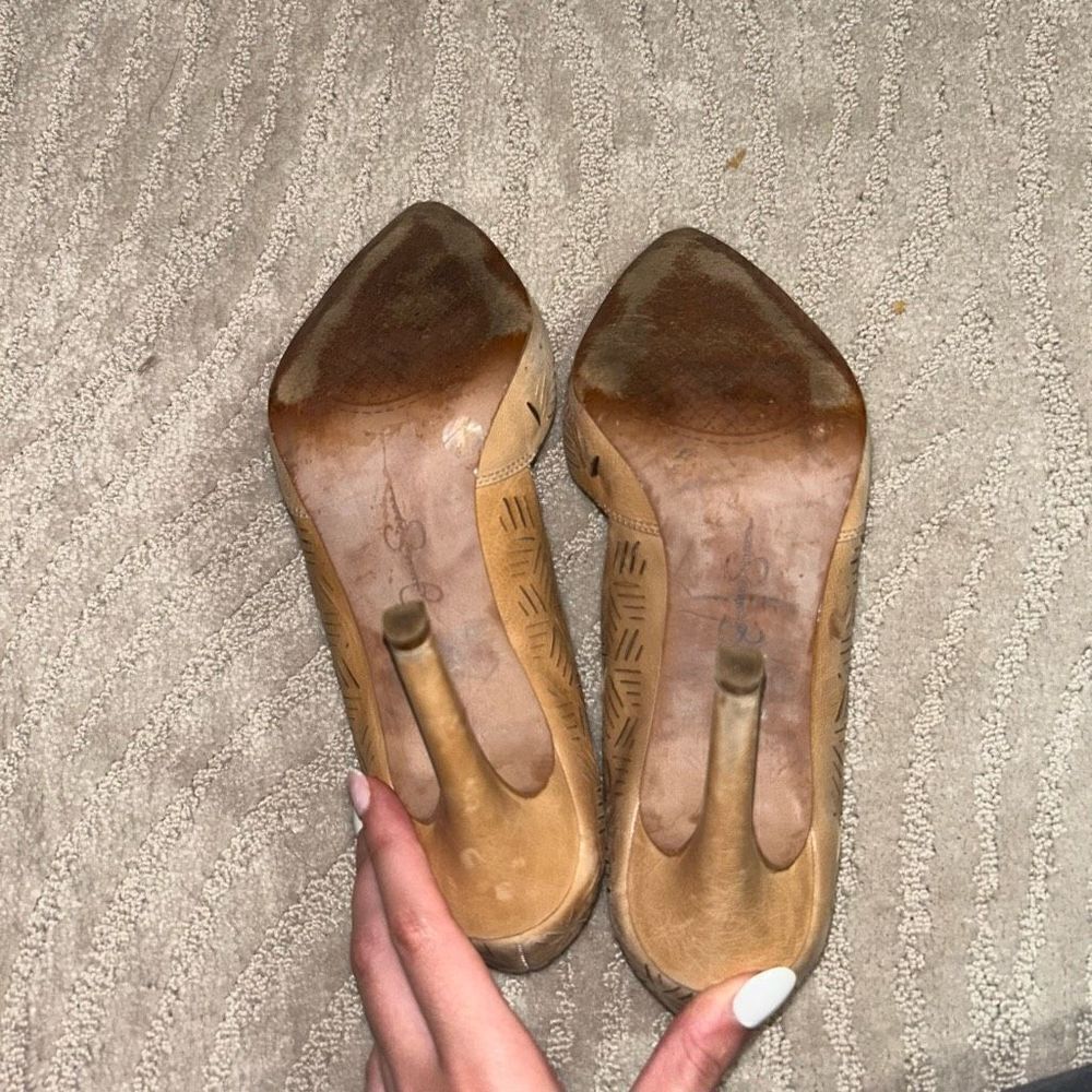 Jessica Simpson Sand Castle Ruby Tumbled Leather Pump Heels - Picture 6 of 8